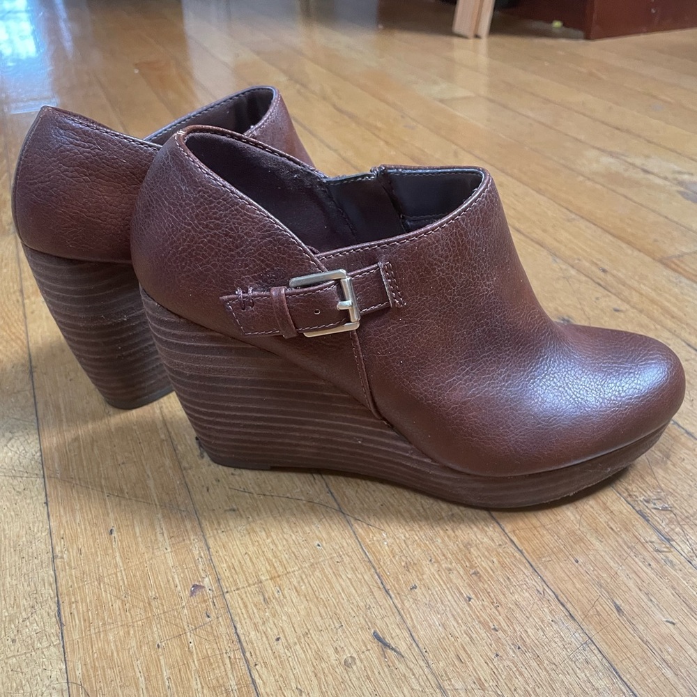 Dr. Scholl’s wedge bootie 6.5